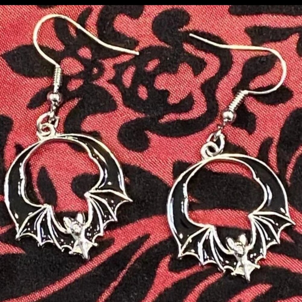 Goth Emo Halloween Bat Fashion Hanging Earrings Lot Of 5